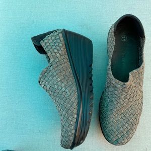 Bernie mev bronze woven wedge , stretchy and comfortable